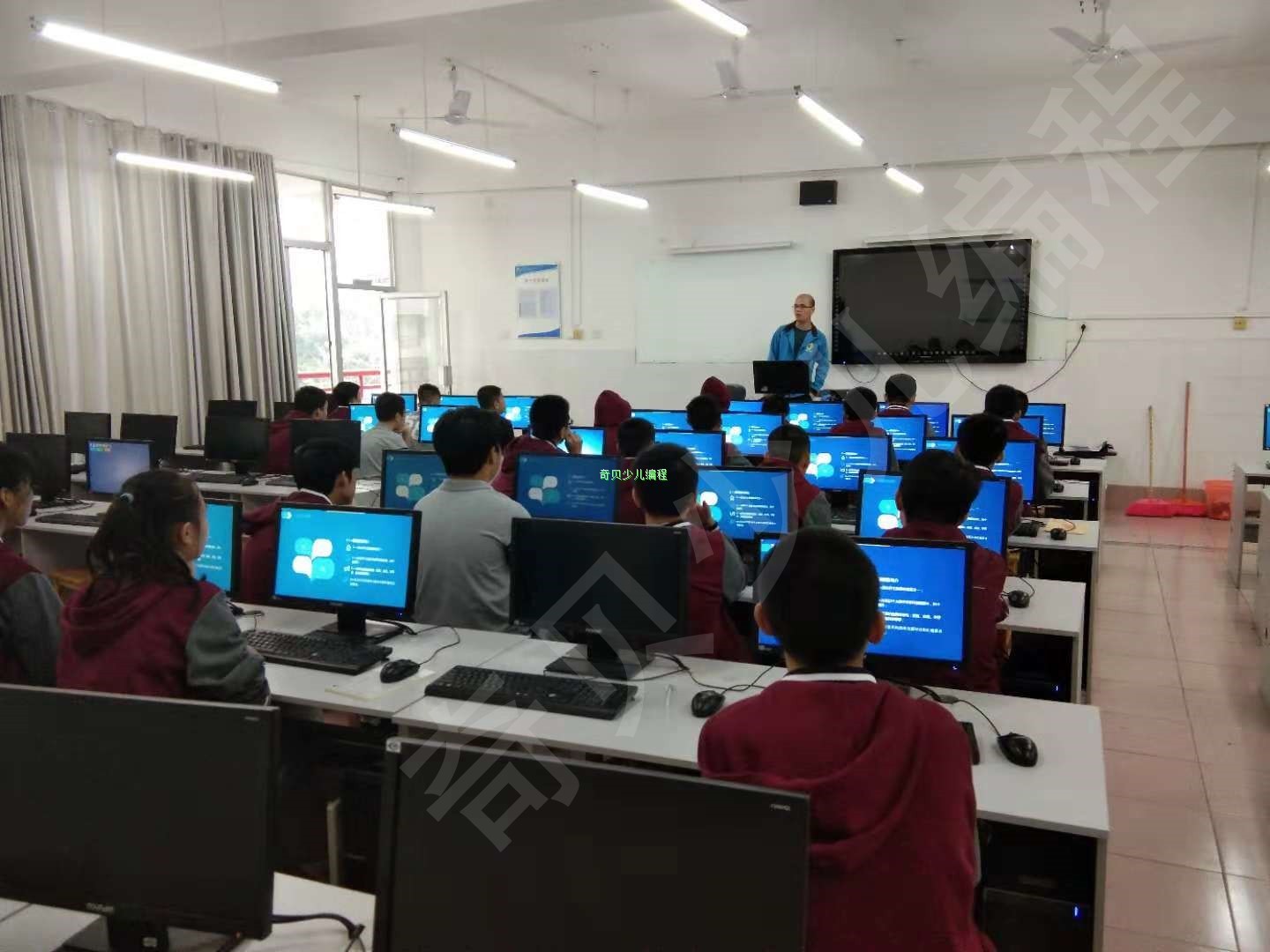 龙城中学第一节C++语法课